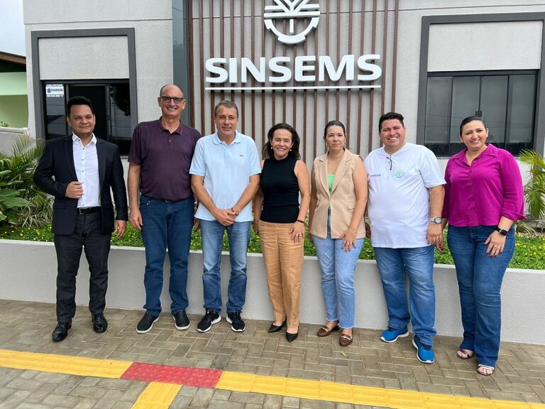 Compromisso com os servidores: Alei Fernandes realiza visita inédita ao Sinsems