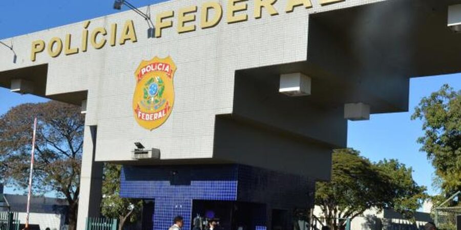 Delegados criticam afastamento de chefe da PF por decisão monocrática