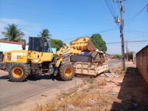 Força-tarefa de limpeza recolhe 1,2 mil caçambas de resíduos e avança para novos bairros em Sinop