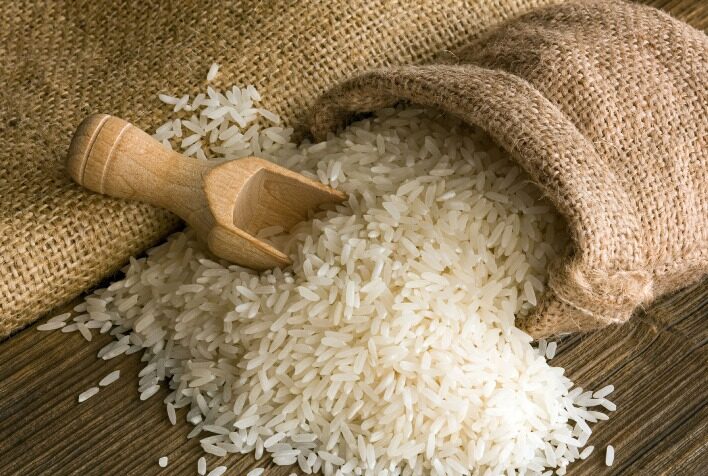 Preço do arroz chega a R$ 80 por saca, mas mercado enfrenta impasse entre produtores, indústria e varejo