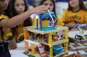 Alunos de escolas municipais de Sorriso disputam nacional de robótica no Rio