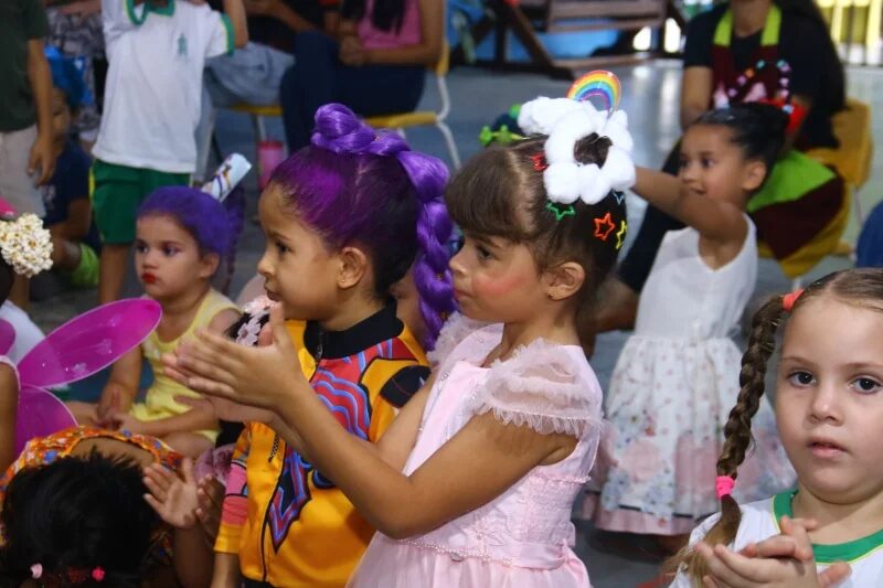 Cabelo maluco, teatro e banho de mangueira: escolas municipais de Sinop realizam semana especial das crianças
