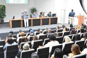 Cuiabá treina diretores de 172 escolas para liberar verba emergencial e descentralizar reparos físicos