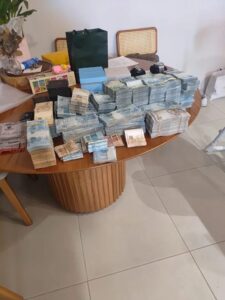 PF apreende cinco caixas com dinheiro durante operação contra suspeitas de irregularidades no TCE-MT