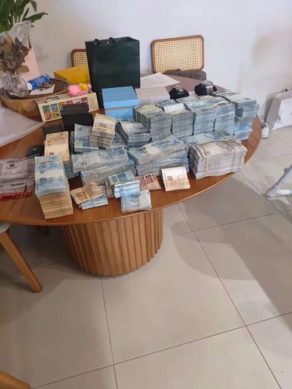 PF apreende cinco caixas com dinheiro durante operação contra suspeitas de irregularidades no TCE-MT
