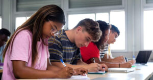 UniSenai MT abre 420 vagas para minicursos gratuitos em diversas áreas do conhecimento